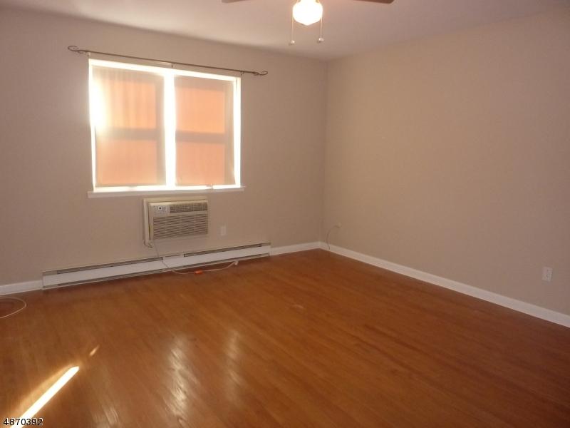 422 Ringwood Ave-A105 - Photo 1