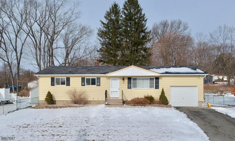 4 Rosemont Rd - Photo 1