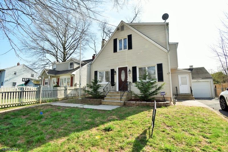 652 Thomas Pl - Photo 1