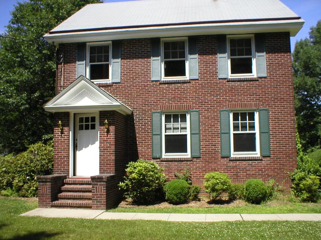 1847 Lake Ave - Photo 1