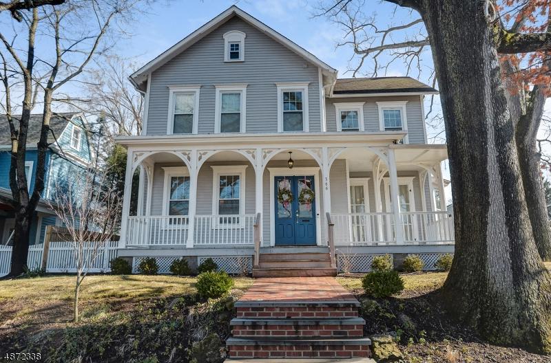 366 Academy St - Photo 1