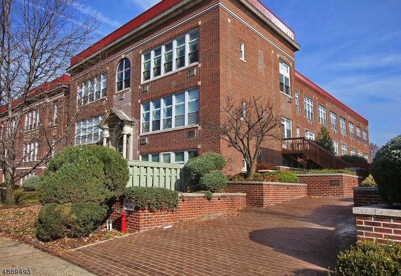 515 Trinity Pl - Photo 1