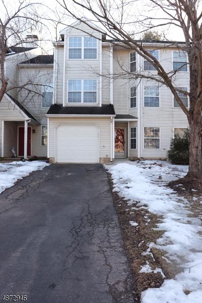 11 Delaware Ln - Photo 1