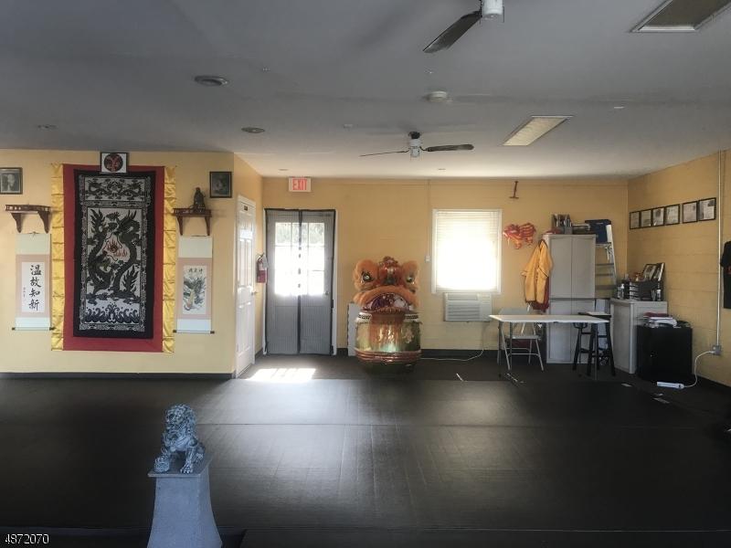 117 Broad St - Photo 1