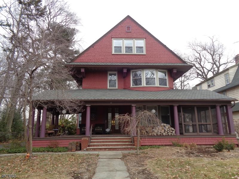 11 Clarendon Pl - Photo 1