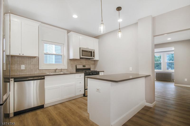 12 Sycamore St - Photo 1