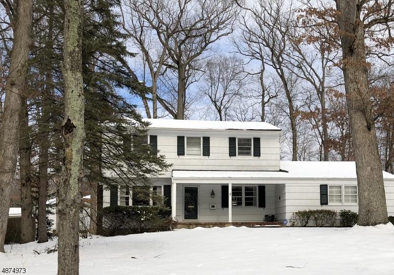 118 Lawrence Dr - Photo 1