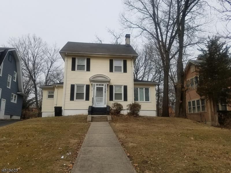 832 W 8Th St - Photo 1