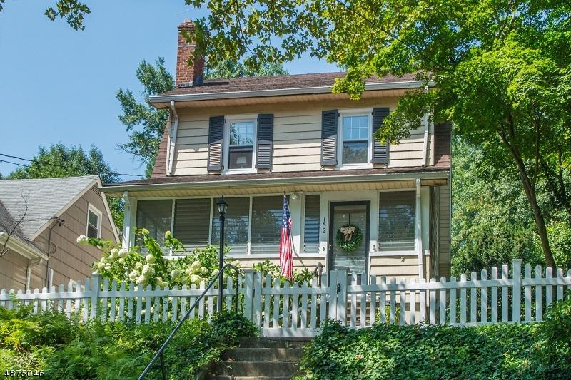 152 Essex Ave - Photo 1