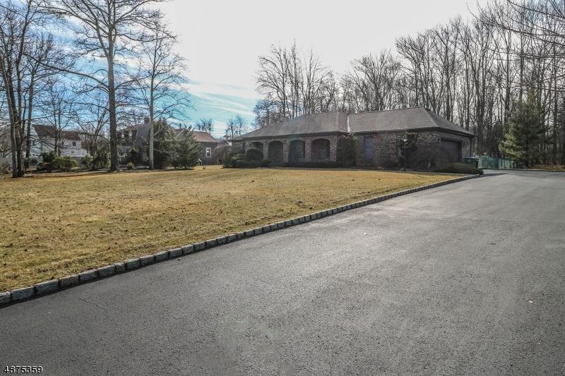 649 Wood Ave - Photo 1