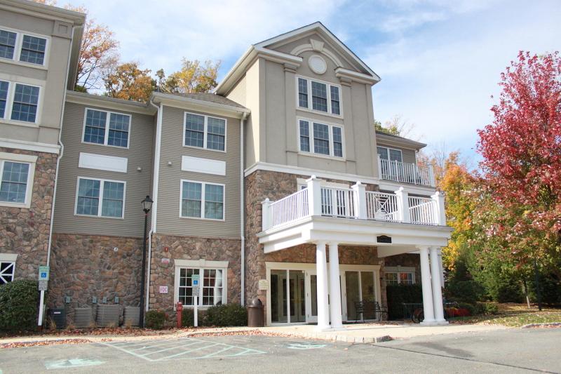2114 Peer Pl - Photo 1
