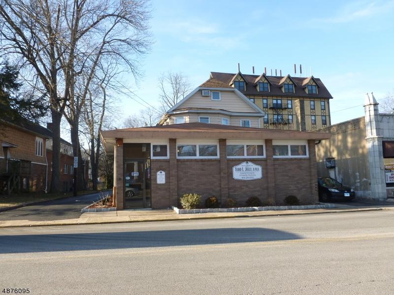 629 Franklin Ave - Photo 1