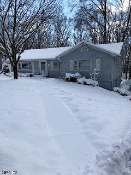 16 Longview Dr - Photo 1