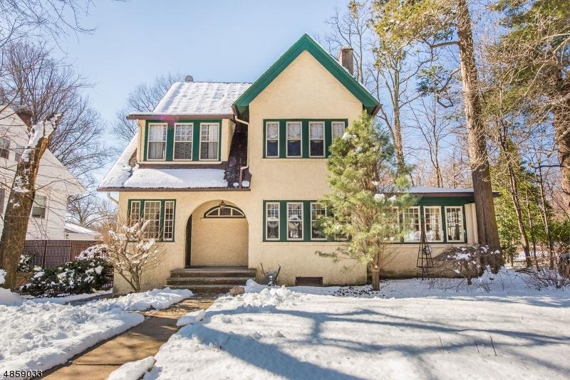 230 Raymond Ave - Photo 1