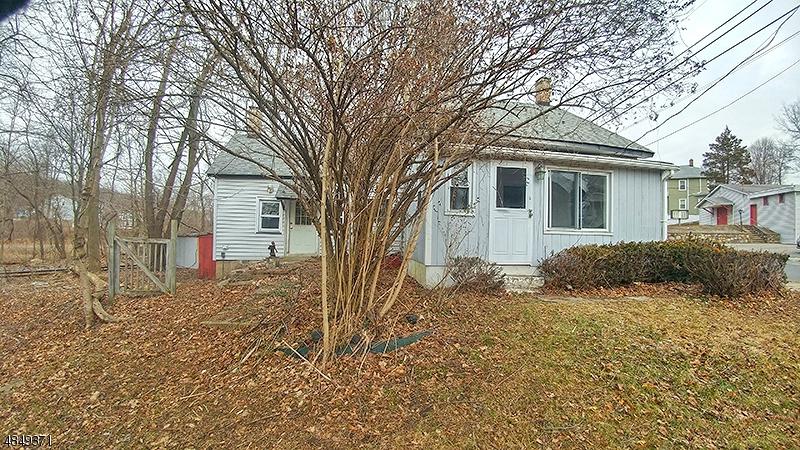 81 Franklin Ave - Photo 1