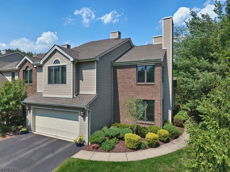29 Lalique Dr - Photo 1