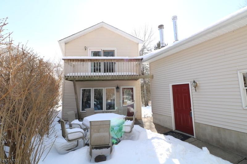 735 Lakeside Ave - Photo 1