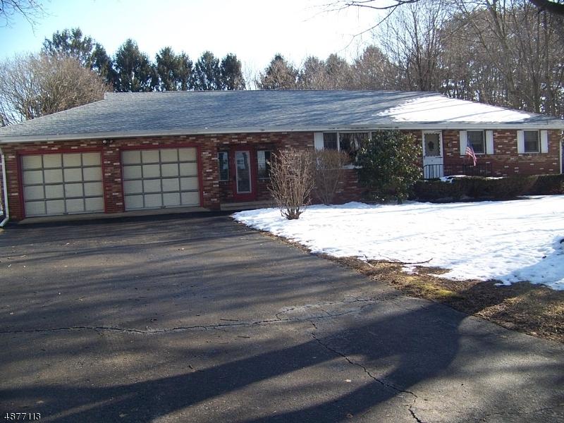 53 Thatcher Ave - Photo 1