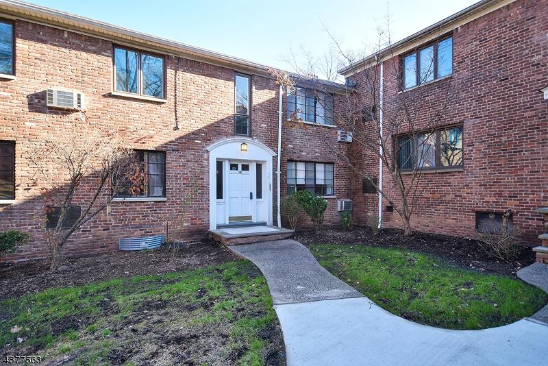 19 Troy Dr - Photo 1
