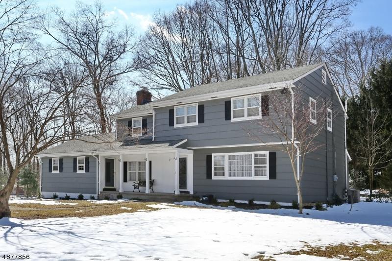 7 Hickory Pl - Photo 1