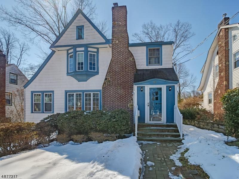 93 Hillside Ave - Photo 1