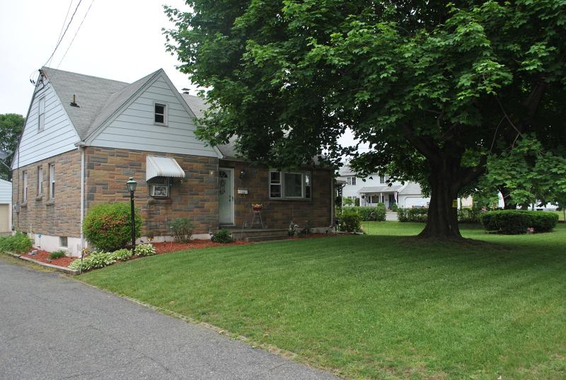 719 New Brunswick Ave - Photo 1