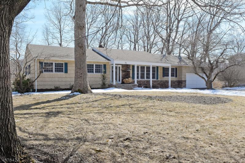 10 Holly Dr - Photo 1