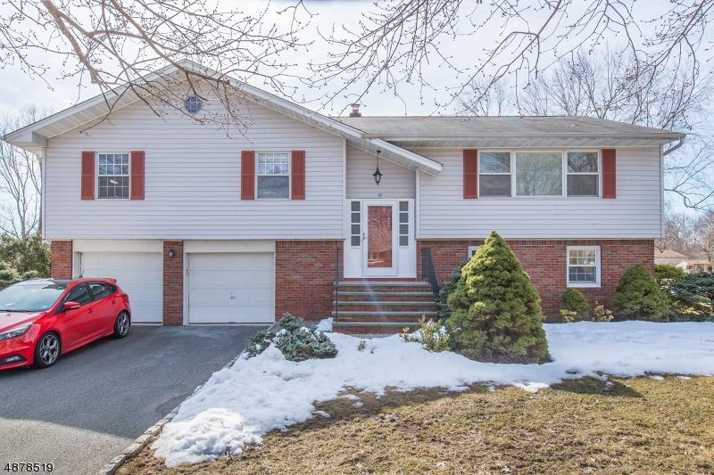 17 Mc Neile Dr - Photo 1