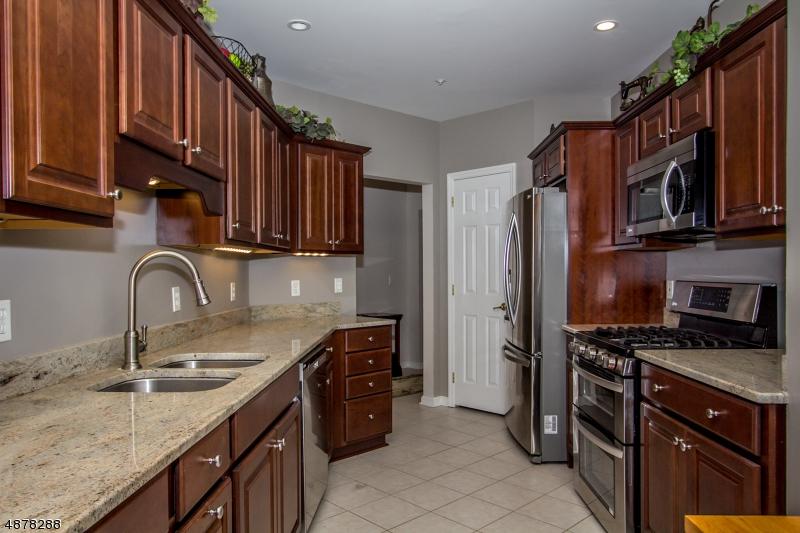 2103 Clinton Ln - Photo 1