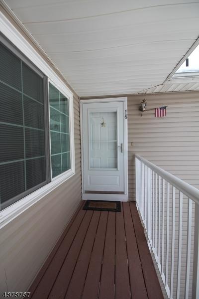 16 Spruce Ct - Photo 1