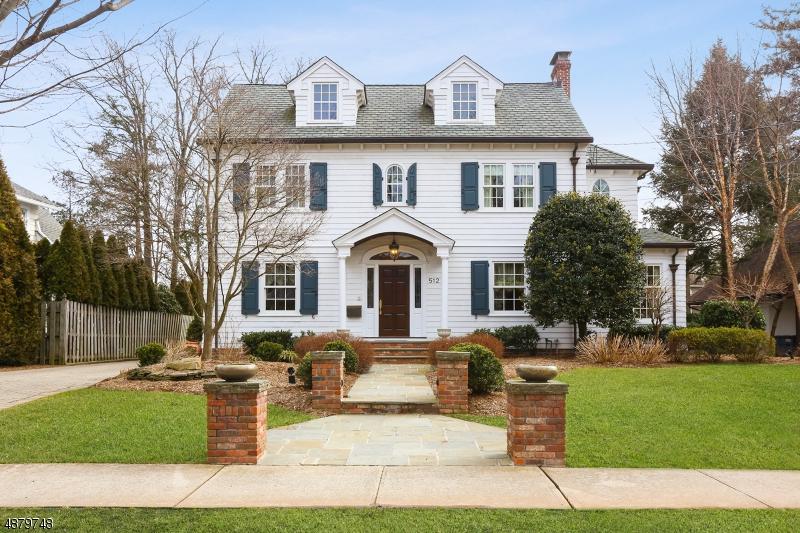 512 Colonial Ave - Photo 1