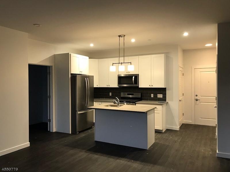 17 Greenwood Ave - Photo 1