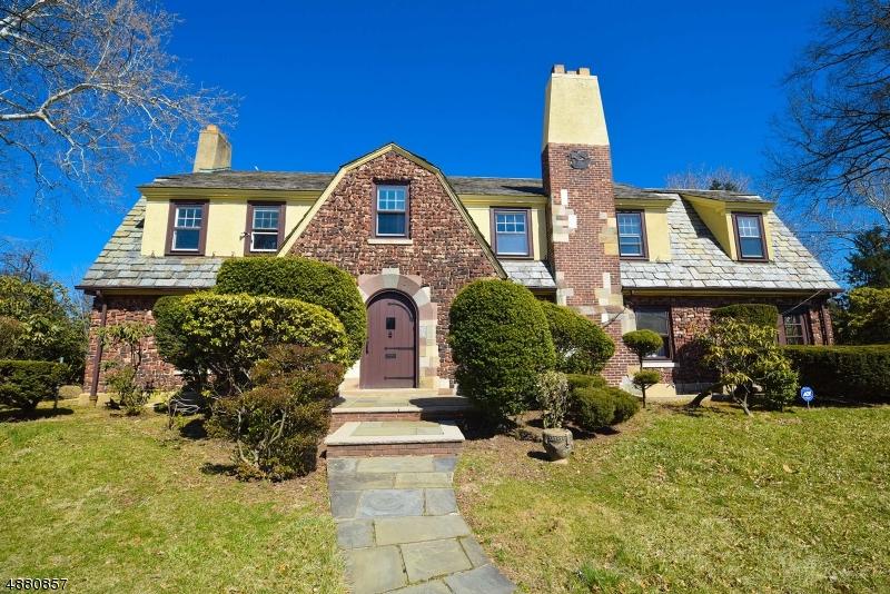 737 Westminster Ave - Photo 1