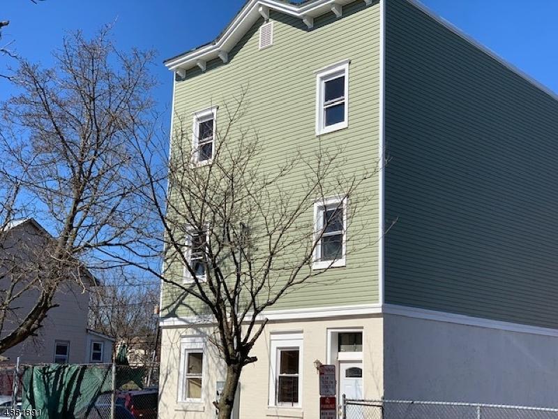 247 New St - Photo 1