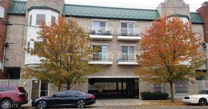 33 Freeman St - Photo 1
