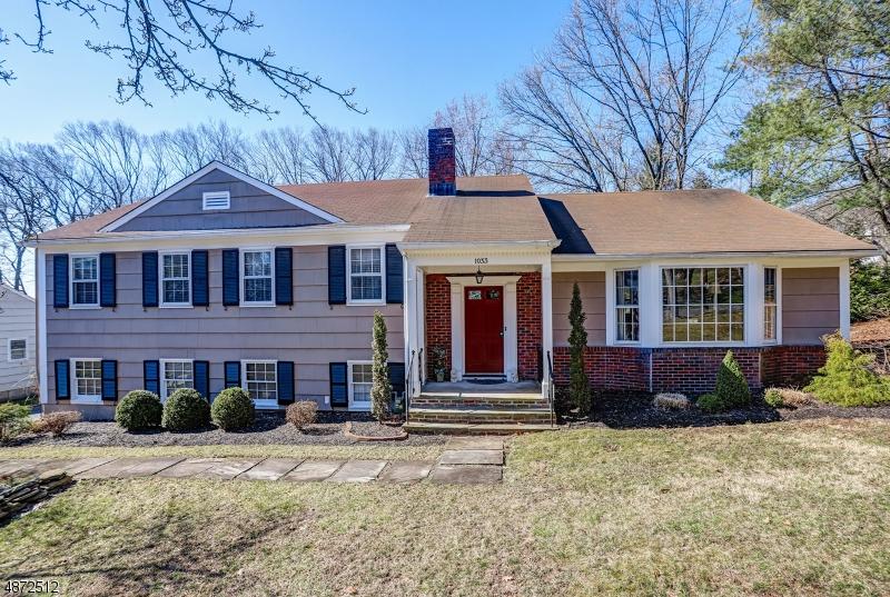 1033 Ledgewood Rd - Photo 1