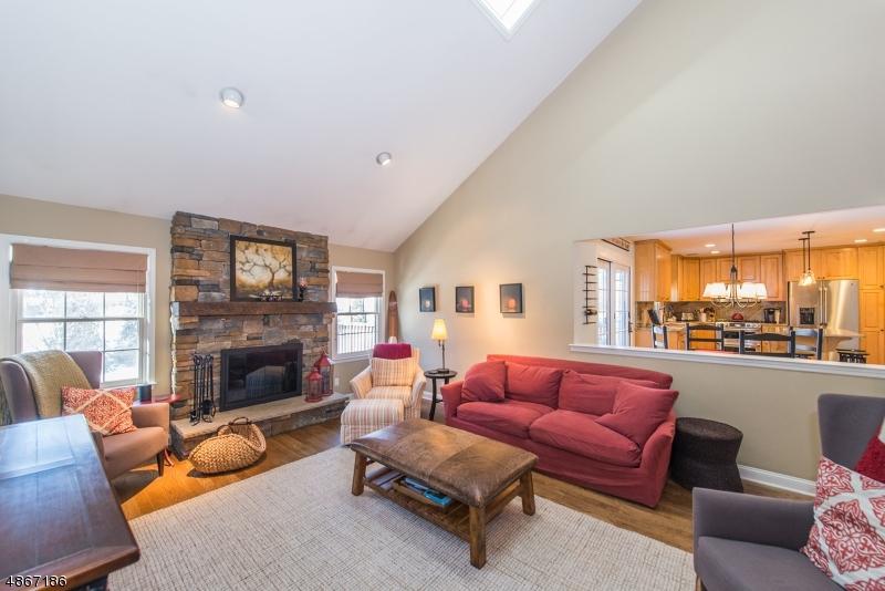 1 Blue Bird Ct - Photo 1