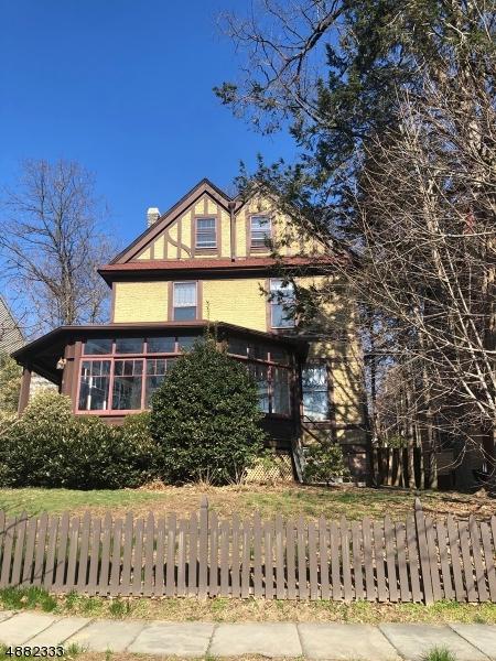 45 Gates Ave - Photo 1