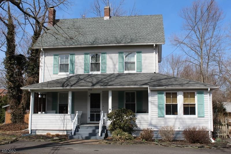 526 Batchelor St - Photo 1