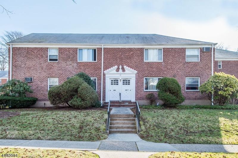 135 E Clinton Ave 1A - Photo 1