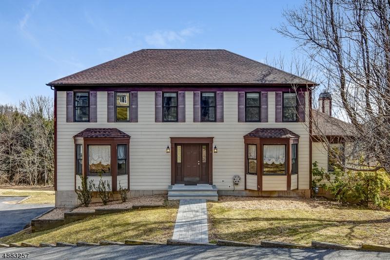 3 Colonial Ct - Photo 1