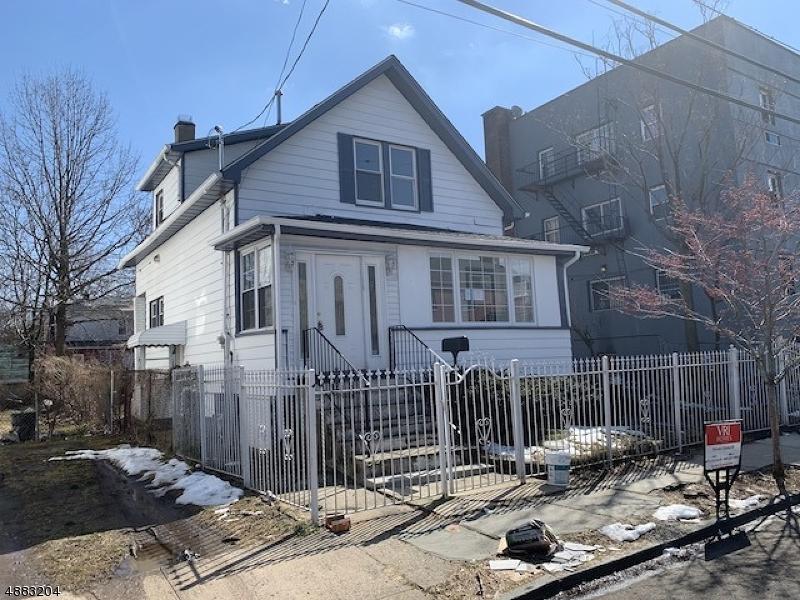 196 Brookdale Ave - Photo 1