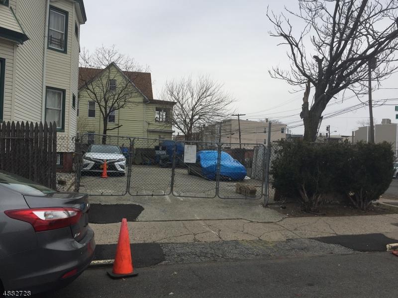 421 Graham Ave - Photo 1