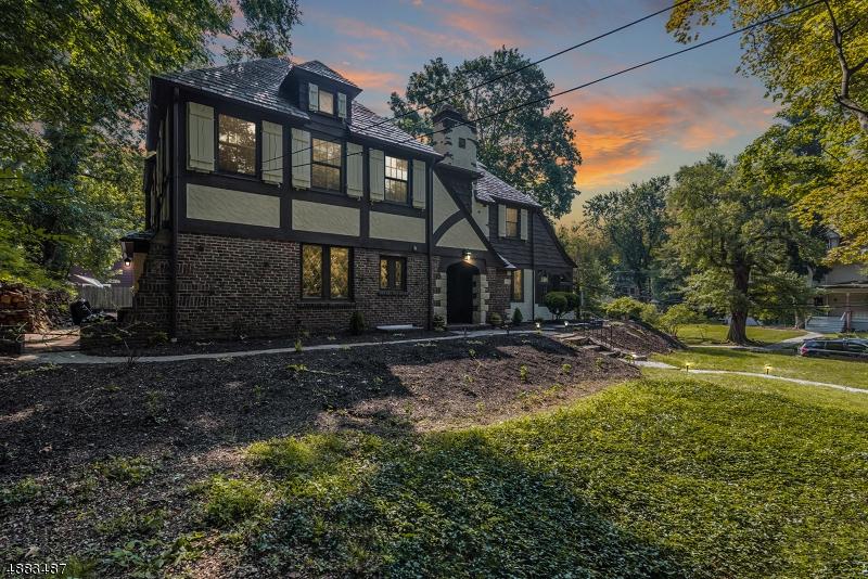 621 Belvidere Ave - Photo 1