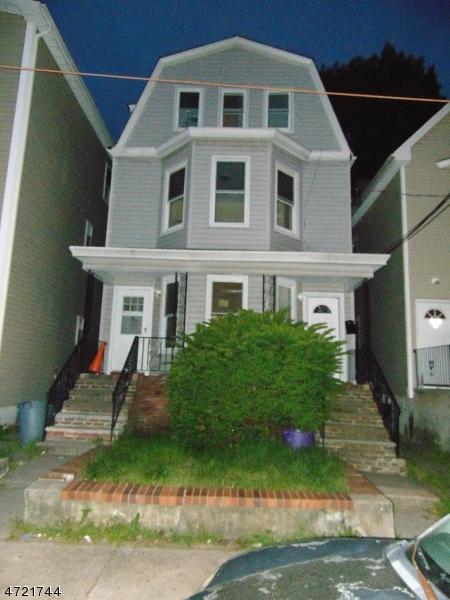 1060 Bond St - Photo 1