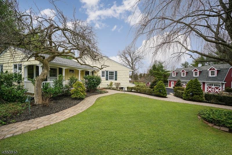135 Fairview Dr - Photo 1