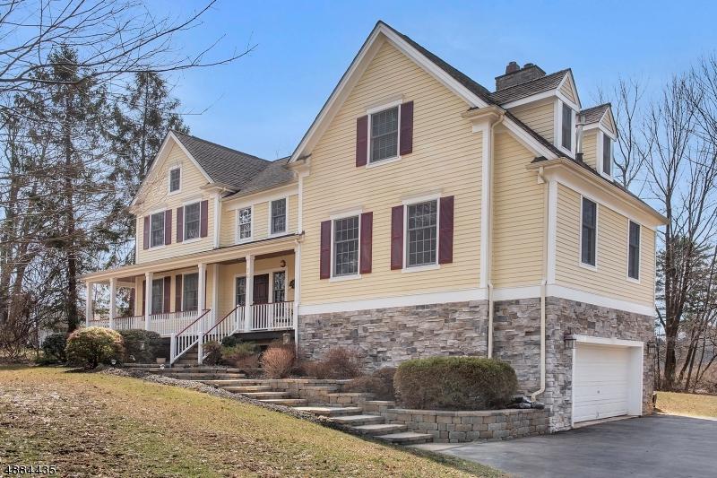 70 Budd Ave - Photo 1