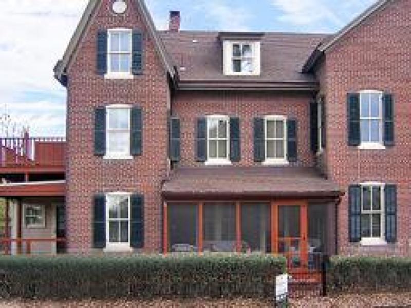 27 Clinton St - Photo 1