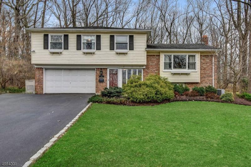 24 Webster Dr - Photo 1