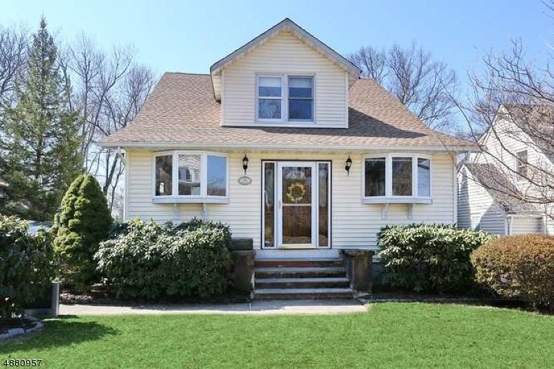 64 Hill St - Photo 1